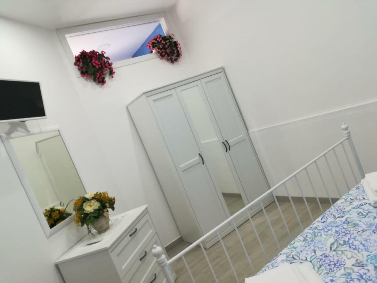 Holiday House Lual Аджерола Экстерьер фото